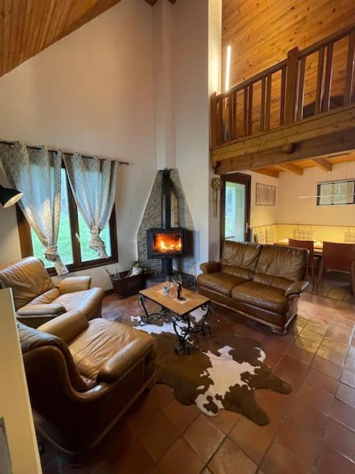 Gite Les Reculons Au Pied Du Lac Les Midoux Exterior photo